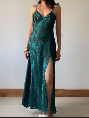 Victoria's Secret Vintage Emerald Green Floral  lingerie Slip with Side Slit